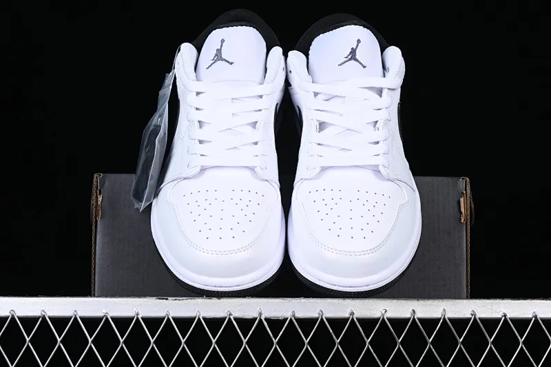 All categories Air Jordan Jordan series basketball shoes Air Jordan 1 Low Z version Air Jordan 1 Low AJ1 Joe 1 white and black color matching low-top cultural casual sneakers 553560-132